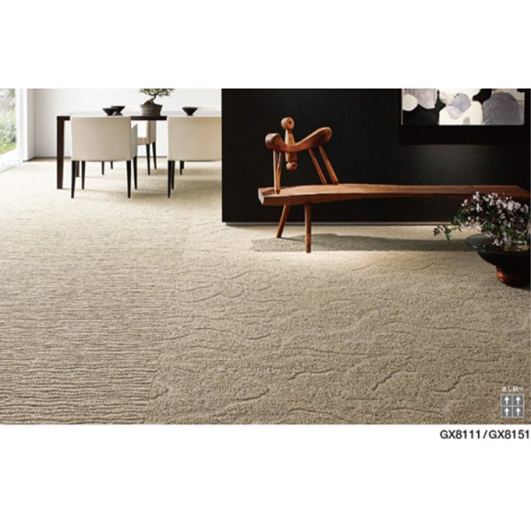 画像4: 東リ ソコイタリグランドエア－2 タイルカーペットGX-81000 50cm×50cm<br>方向に広がるボリュームのあるループパイルが高級感を演出。グッドデザイン賞受賞。 (4)